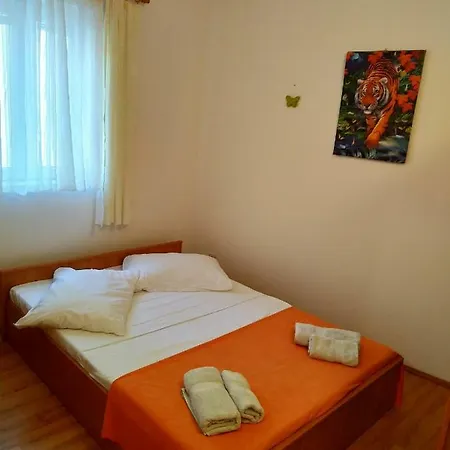 Apartment Bernarda Igrane Exterior photo